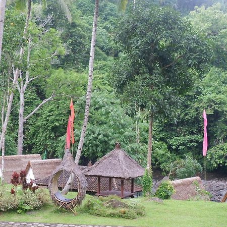 Aum Resort Pulukan Exterior photo