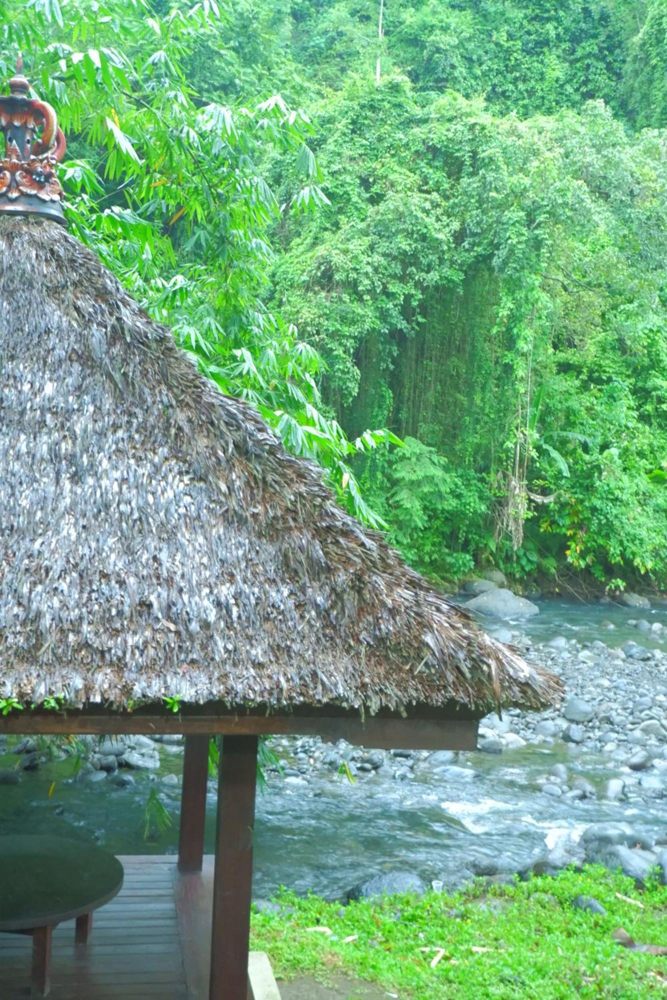 Aum Resort Pulukan Exterior photo