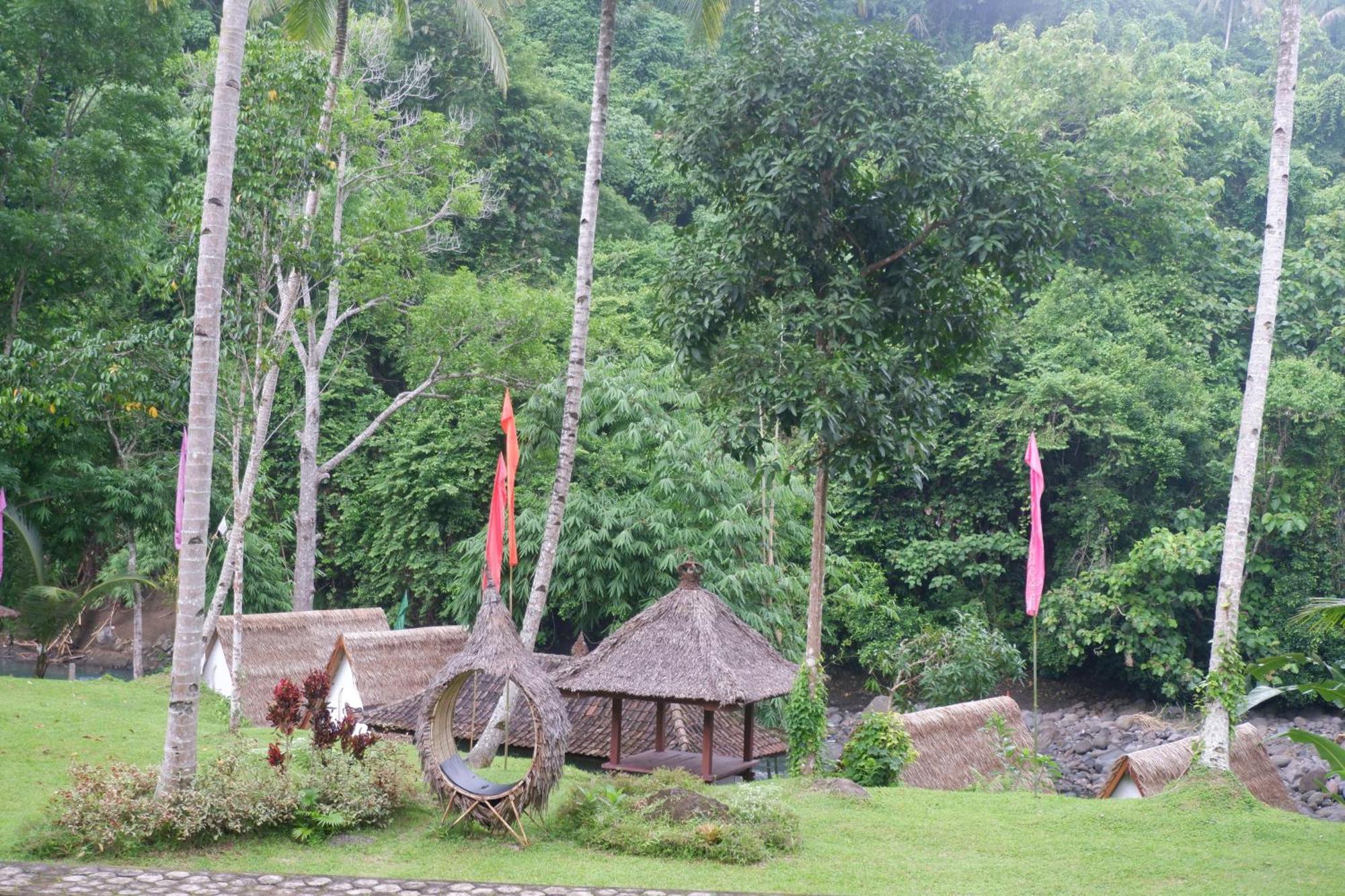 Aum Resort Pulukan Exterior photo