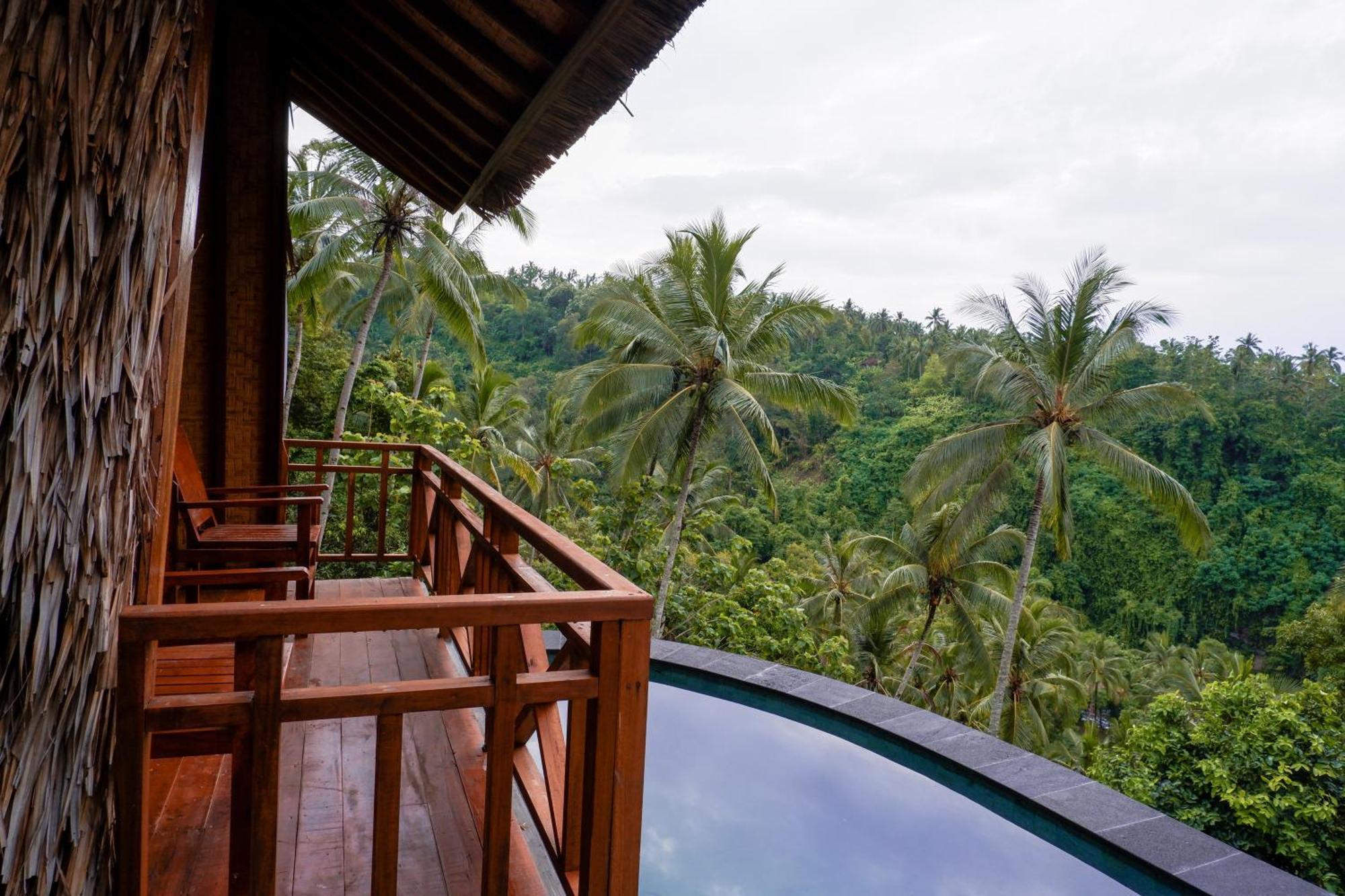 Aum Resort Pulukan Exterior photo