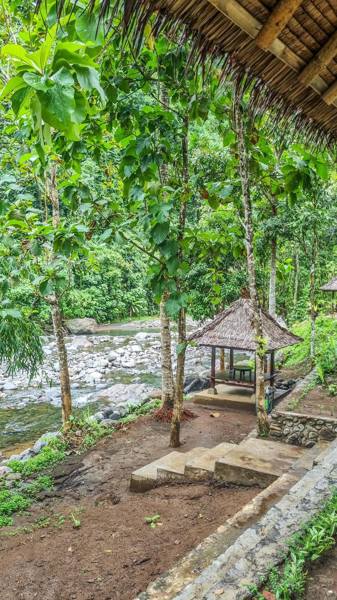 Aum Resort Pulukan Exterior photo